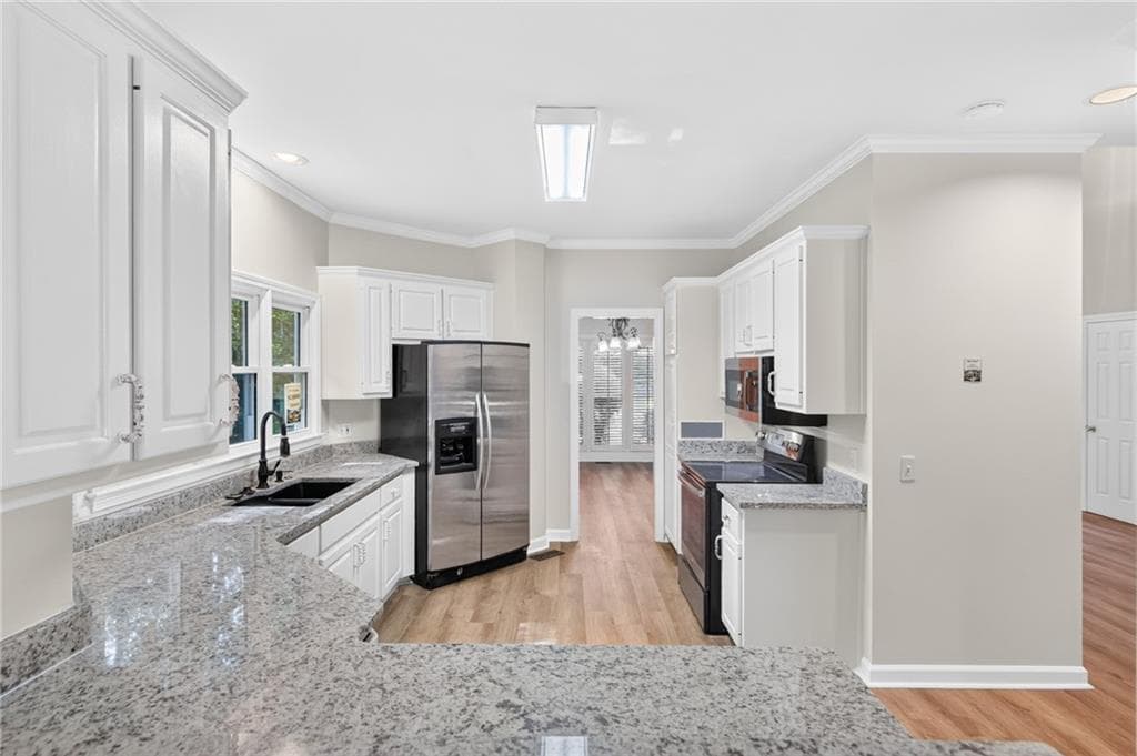 5 bedroom, 4 bathroom, 4,234 sq ft single family residence for sale at 3520 Habersham Club Drive, Cumming, GA 30041 — photo 4