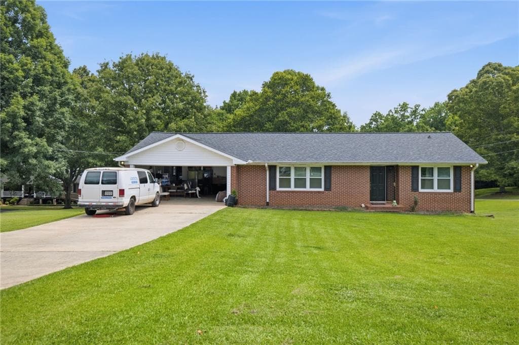 3 bedroom, 2 bathroom, 1,581 sq ft single family residence under contract at 1480 Jackson Drive, Cumming, GA 30040
