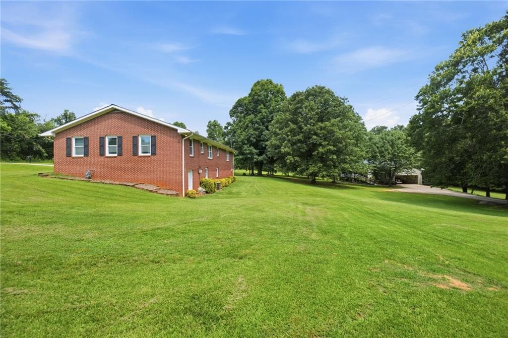 3 bedroom, 2 bathroom, 1,581 sq ft single family residence under contract at 1480 Jackson Drive, Cumming, GA 30040 — photo 6