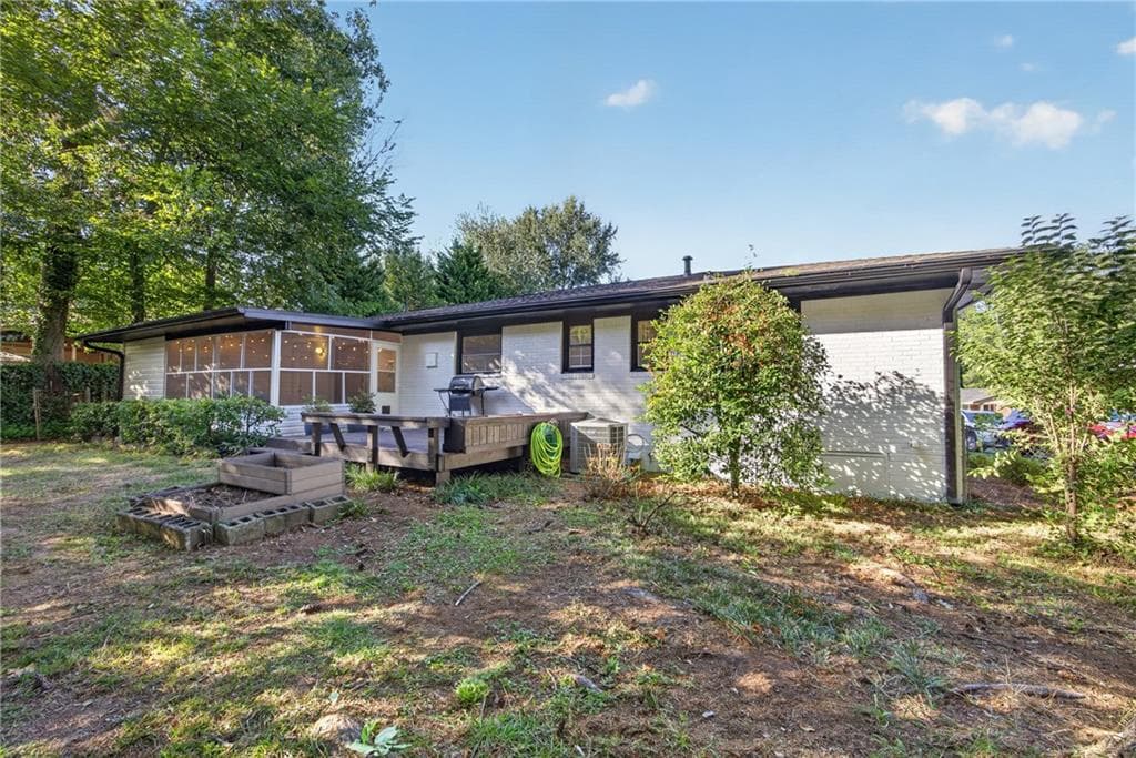3 bedroom, 2 bathroom, 1,268 sq ft single family residence under contract at 2904 Belaire Circle, Atlanta, GA 30340 — photo 6
