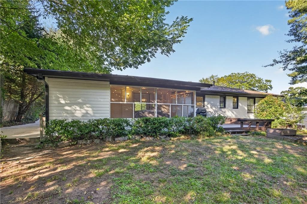 3 bedroom, 2 bathroom, 1,268 sq ft single family residence under contract at 2904 Belaire Circle, Atlanta, GA 30340 — photo 7