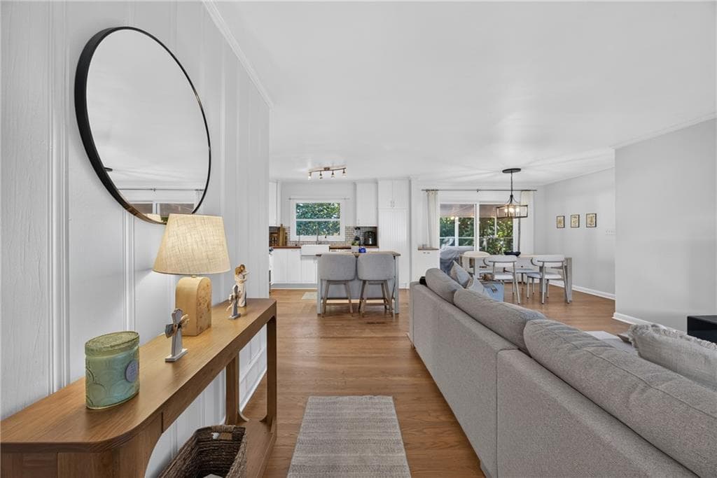 3 bedroom, 2 bathroom, 1,268 sq ft single family residence under contract at 2904 Belaire Circle, Atlanta, GA 30340 — photo 9
