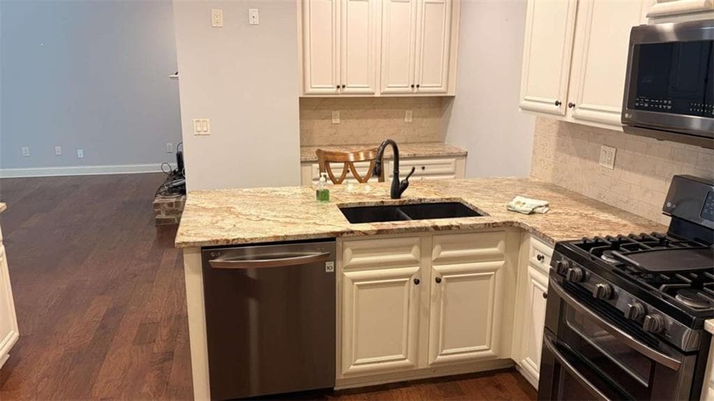 2 bedroom, 2 bathroom, 1,742 sq ft condominium for sale at 1812 Manor View Circle 10, Acworth, GA 30101 — photo 10