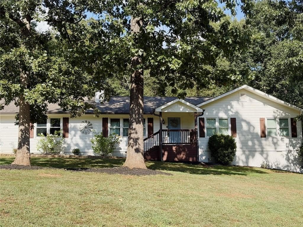 3 bedroom, 2 bathroom, 1,500 sq ft home for sale at 1738 Sandy Court, Snellville, GA