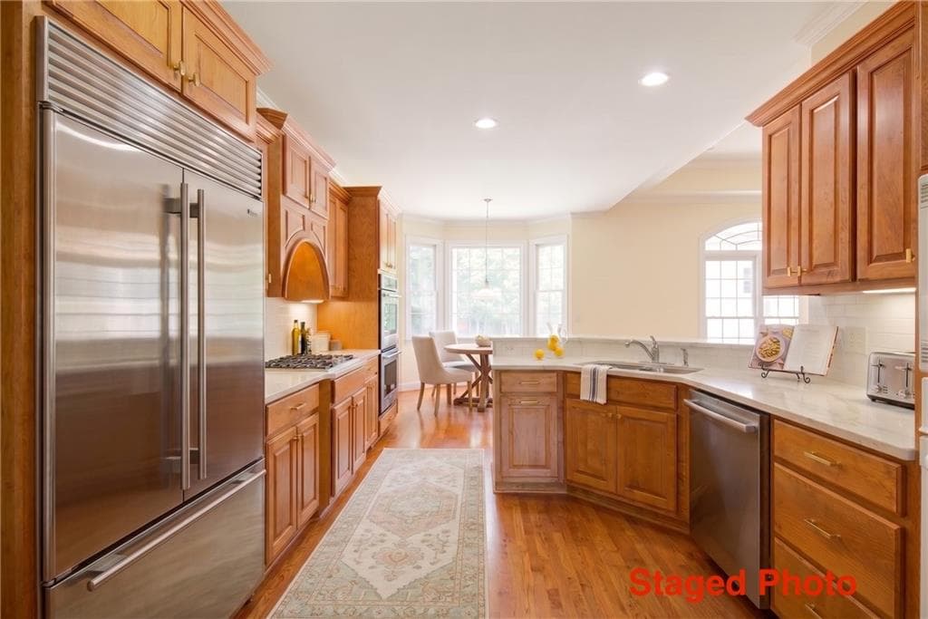 3 bedroom, 3 bathroom, 2,511 sq ft single family residence for sale at 8145 Bennett Lane, Gainesville, GA 30506 — photo 3