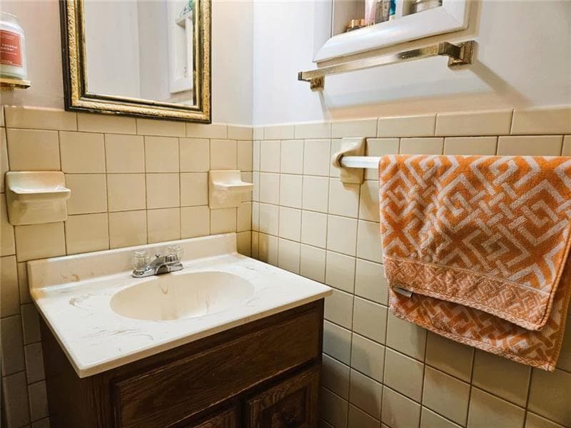 3 bedroom, 2 bathroom, 1,276 sq ft single family residence for sale at 202 S Sage Street, Toccoa, GA 30577 — photo 8