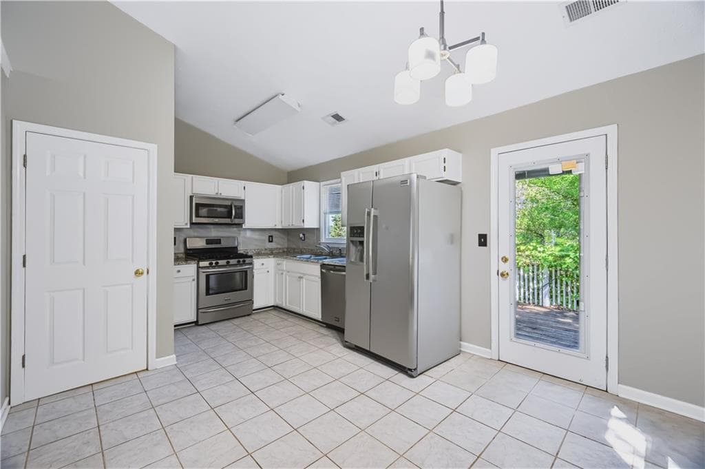 3 bedroom, 2 bathroom, 1,104 sq ft single family residence for sale at 4234 Apache Drive, Acworth, GA 30102 — photo 8