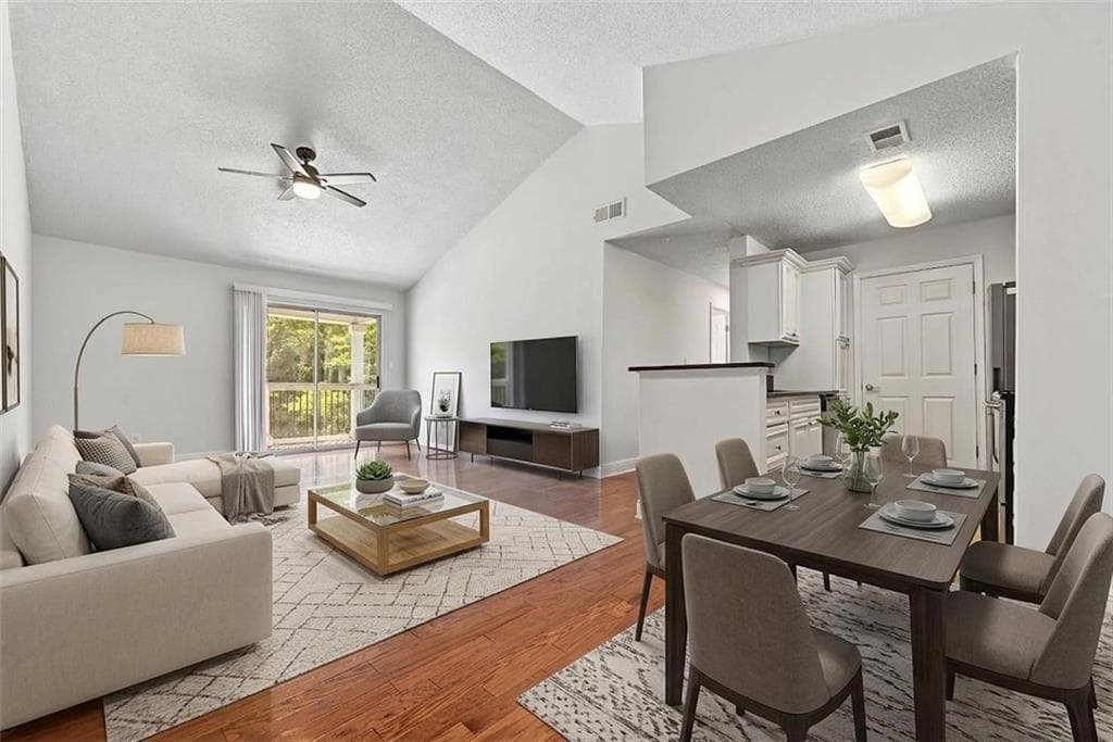 3 bedroom, 2 bathroom, 1,260 sq ft condominium for sale at 6301 Santa Fe Parkway, Sandy Springs, GA 30350 — photo 2