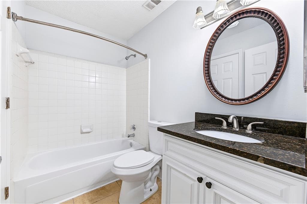 3 bedroom, 2 bathroom, 1,260 sq ft condominium for sale at 6301 Santa Fe Parkway, Sandy Springs, GA 30350 — photo 10