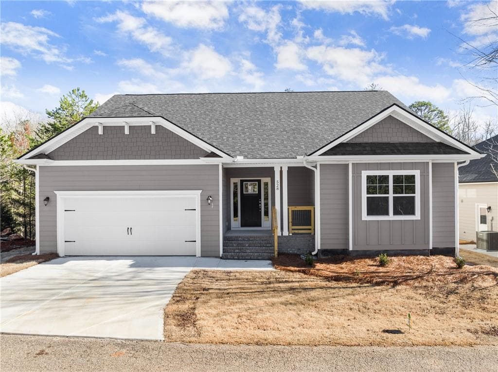 5 bedroom, 4 bathroom, 3,900 sq ft single family residence for sale at 105 Goodness Court, Commerce, GA 30530 — photo 3