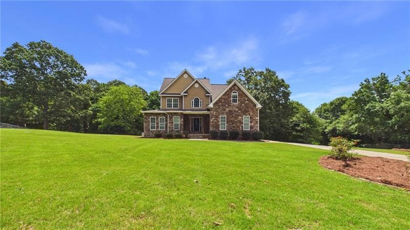 5 bedroom, 4 bathroom, 2,761 sq ft single family residence for sale at 450 E End Road, Covington, GA 30014 — photo 2
