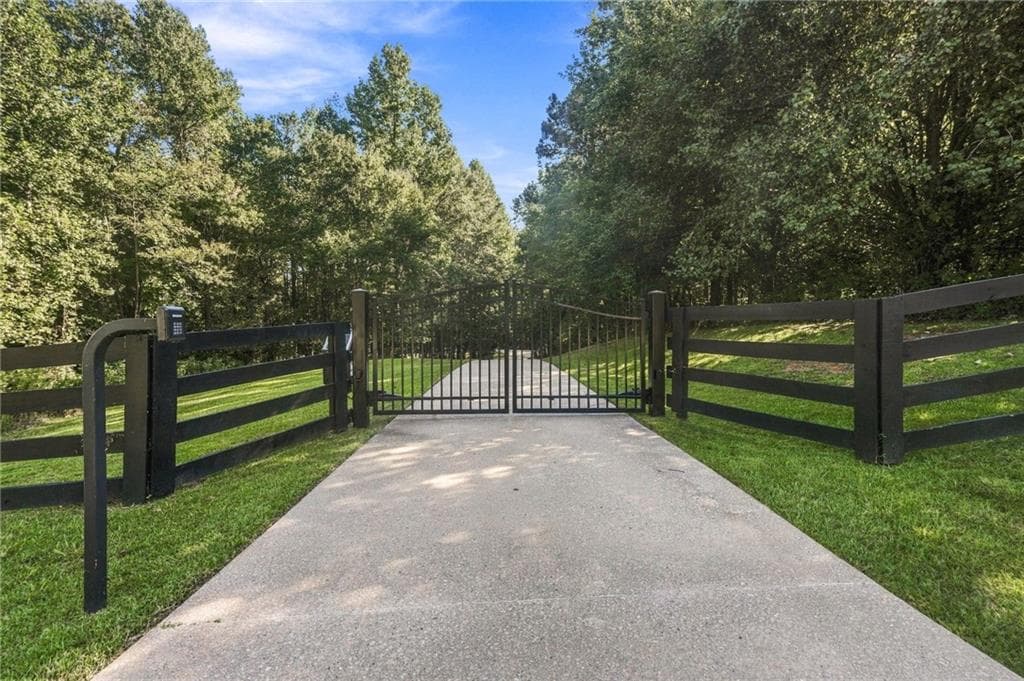 4 bedroom, 4 bathroom, 2,898 sq ft single family residence for sale at 4694 Maroney Mill Road, Douglasville, GA 30134 — photo 5