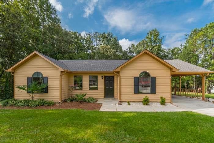 3 bedroom, 2 bathroom, 1,207 sq ft single family residence for rent at 4174 Warren Road, Flowery Branch, GA 30542 for $1,825 a month — photo 4