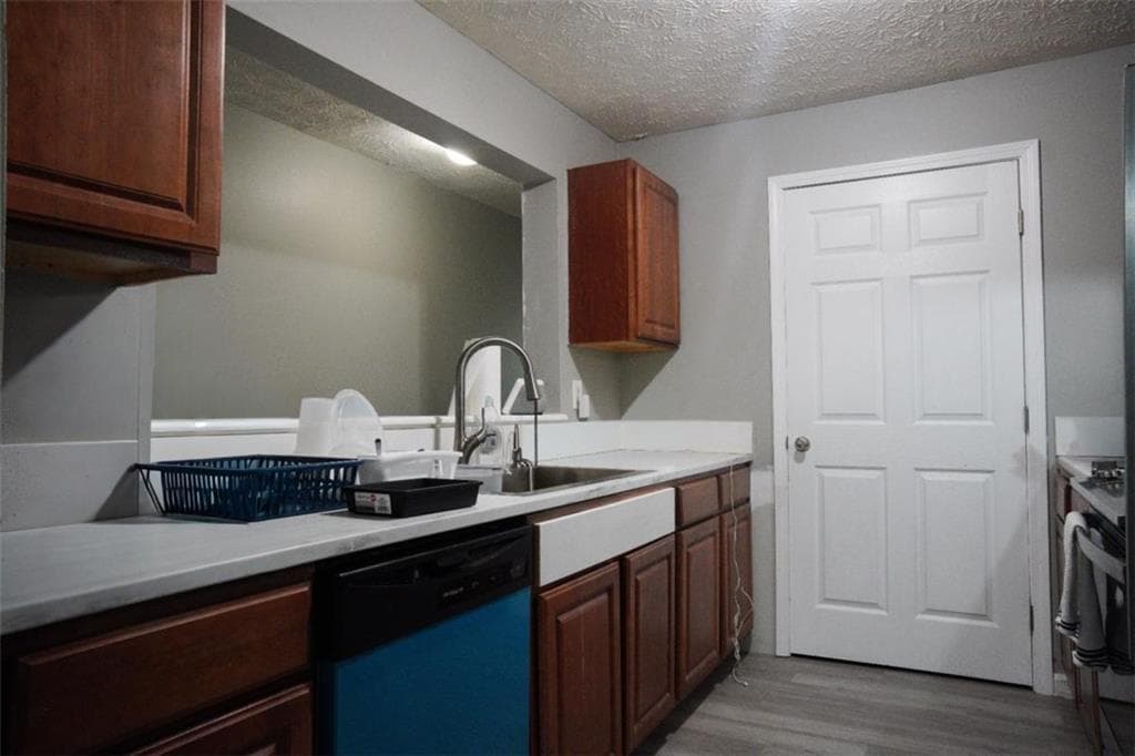 3 bedroom, 2 bathroom, 1,292 sq ft condominium for sale at 4201 Waldrop Place, Decatur, GA 30034 — photo 3