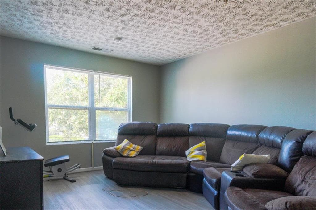 3 bedroom, 2 bathroom, 1,292 sq ft condominium for sale at 4201 Waldrop Place, Decatur, GA 30034 — photo 4