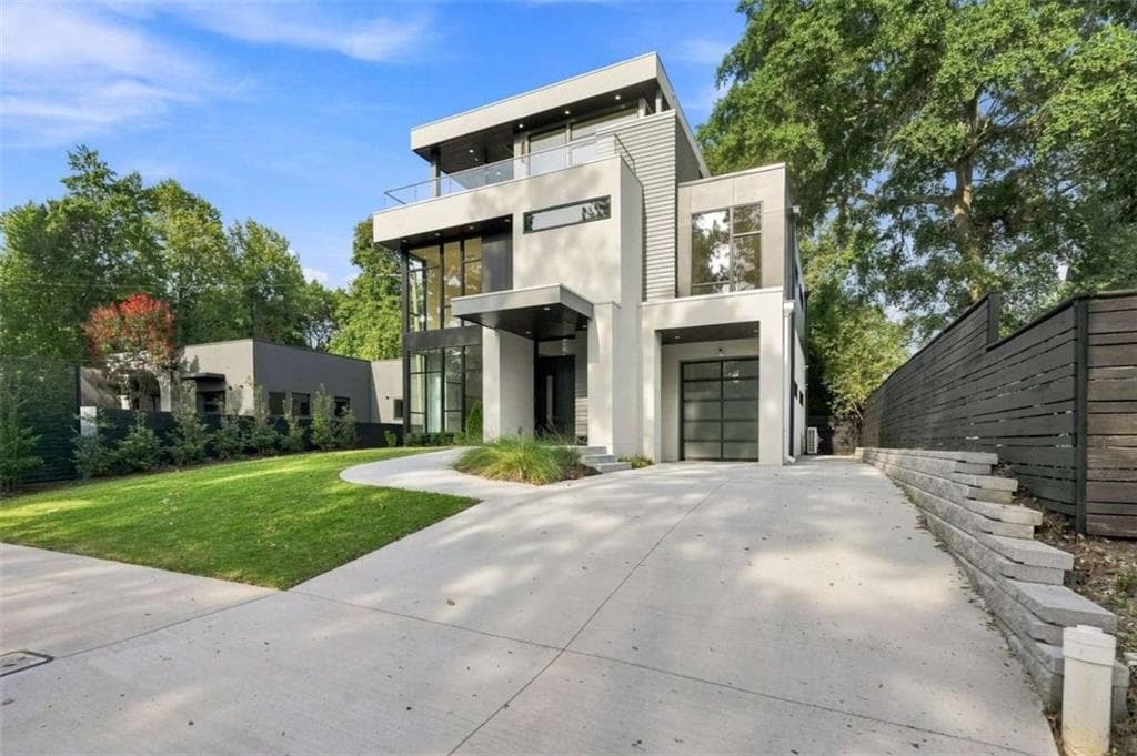6 bedroom, 5 bathroom, 3,811 sq ft single family residence for sale at 1230 Fowler Street, Atlanta, GA 30318 — photo 2