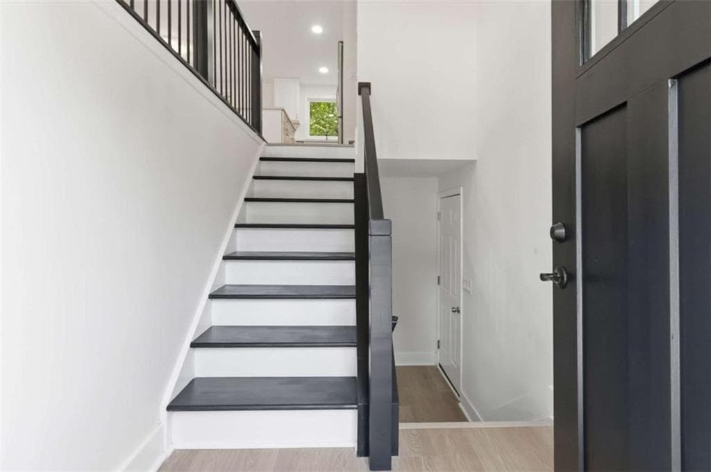 4 bedroom, 2 bathroom, 1,660 sq ft single family residence for sale at 2007 Northerly Way, Stone Mountain, GA 30088 — photo 3
