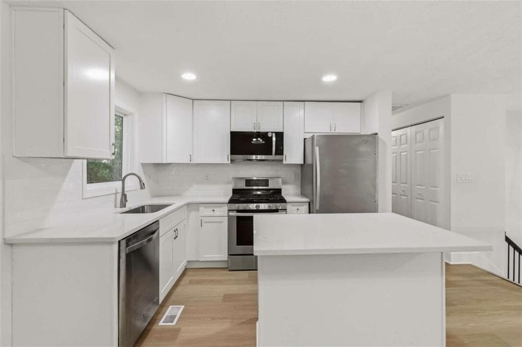 4 bedroom, 2 bathroom, 1,660 sq ft single family residence for sale at 2007 Northerly Way, Stone Mountain, GA 30088 — photo 5