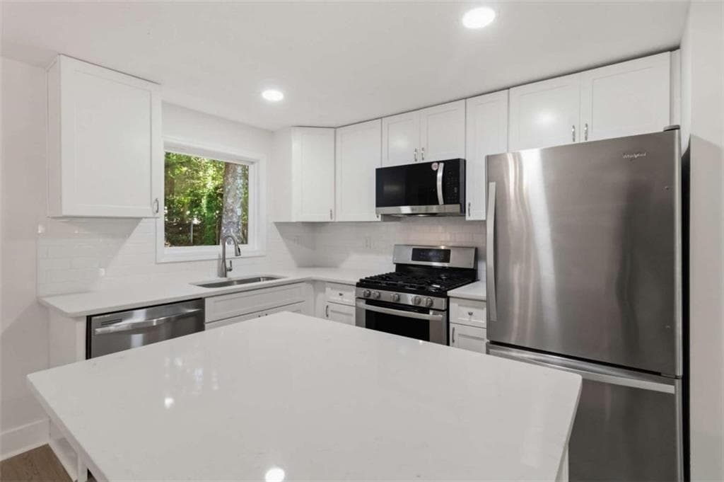 4 bedroom, 2 bathroom, 1,660 sq ft single family residence for sale at 2007 Northerly Way, Stone Mountain, GA 30088 — photo 6