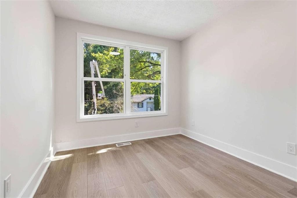 4 bedroom, 2 bathroom, 1,660 sq ft single family residence for sale at 2007 Northerly Way, Stone Mountain, GA 30088 — photo 7