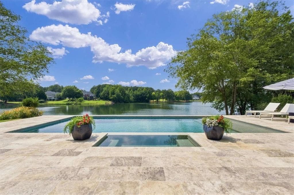 5 bedroom, 5 bathroom, 5,728 sq ft single family residence for sale at 108 Oakmont Court, Carrollton, GA 30116 — photo 9