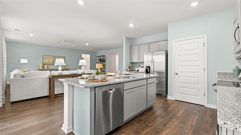 4 bedroom, 3 bathroom, 2,250 sq ft single family residence for sale at 200 Melrose Court Court, Jefferson, GA 30549 — photo 4