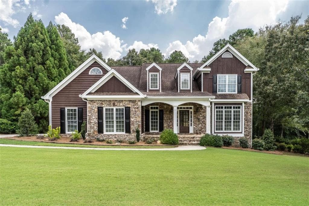 5 bedroom, 4 bathroom, 3,035 sq ft single family residence for sale at 120 S Cloudview Road, Rome, GA 30161