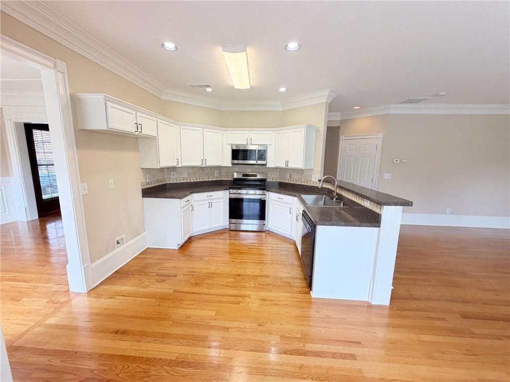 4 bedroom, 3 bathroom, 2,515 sq ft single family residence for sale at 1414 Belfaire Lake Trail, Dacula, GA 30019 — photo 2