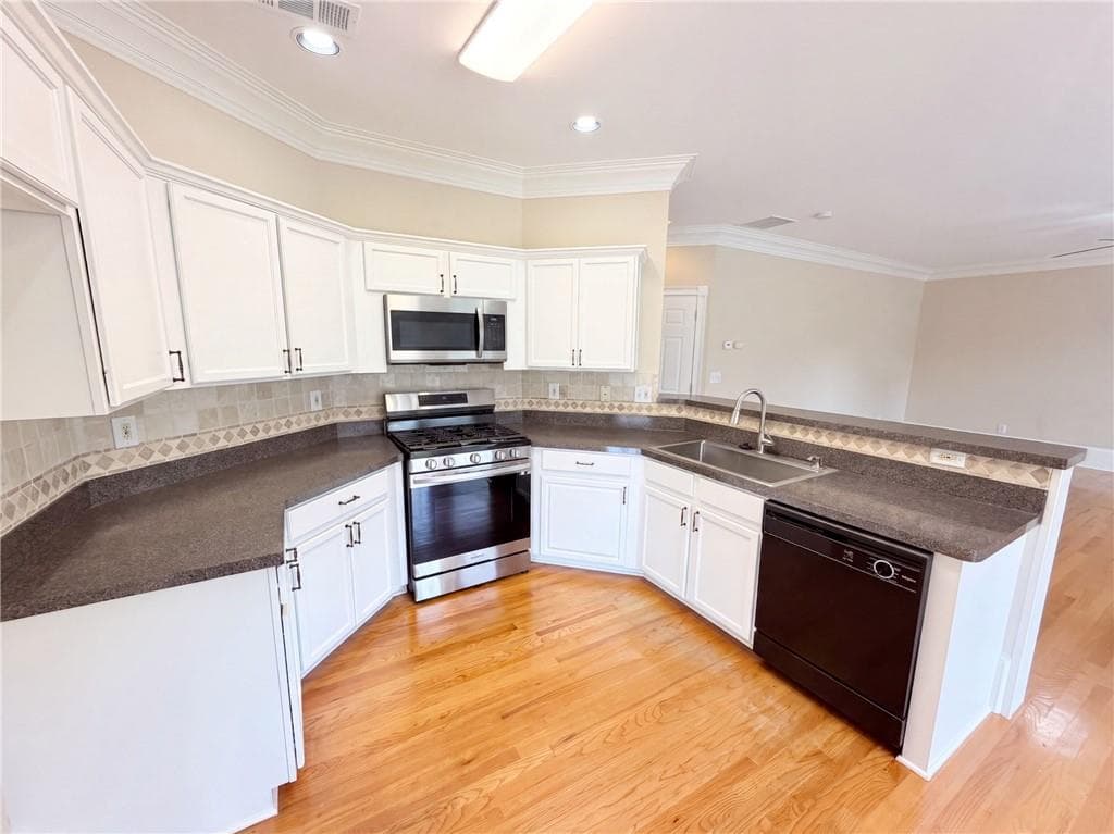 4 bedroom, 3 bathroom, 2,515 sq ft single family residence for sale at 1414 Belfaire Lake Trail, Dacula, GA 30019 — photo 7