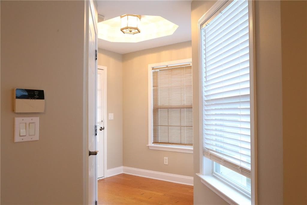 2 bedroom, 2 bathroom, 1,574 sq ft single family residence for sale at 231 Abercorn Way, Woodstock, GA 30188 — photo 3