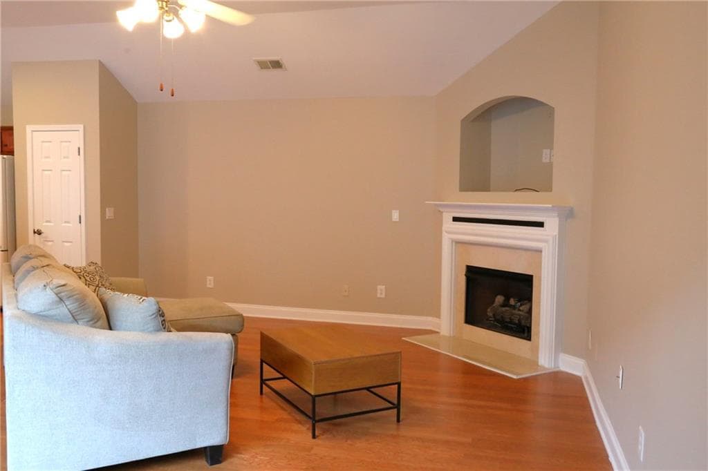 2 bedroom, 2 bathroom, 1,574 sq ft single family residence for sale at 231 Abercorn Way, Woodstock, GA 30188 — photo 4