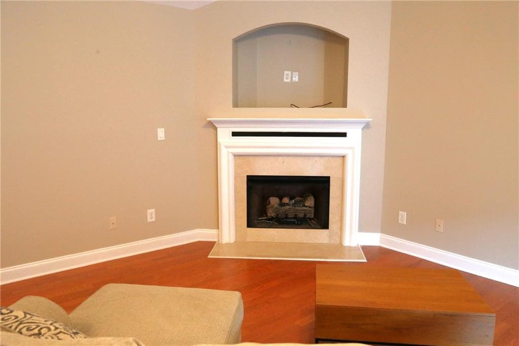 2 bedroom, 2 bathroom, 1,574 sq ft single family residence for sale at 231 Abercorn Way, Woodstock, GA 30188 — photo 5
