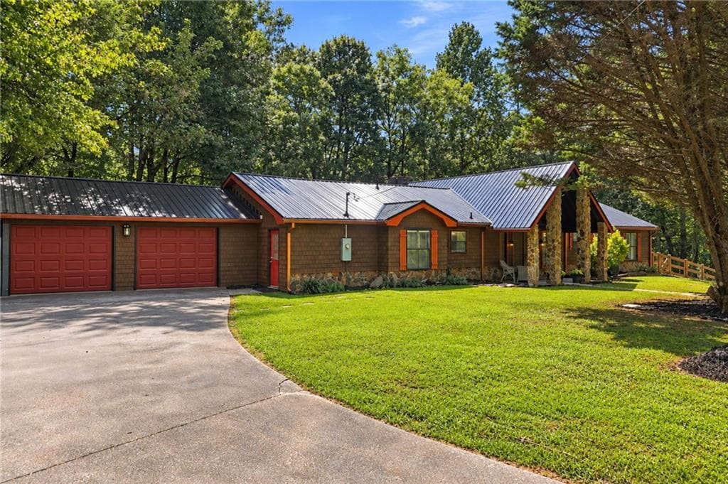 3 bedroom, 2 bathroom, 2,090 sq ft home for sale at 230 September Lane, Ellijay, GA