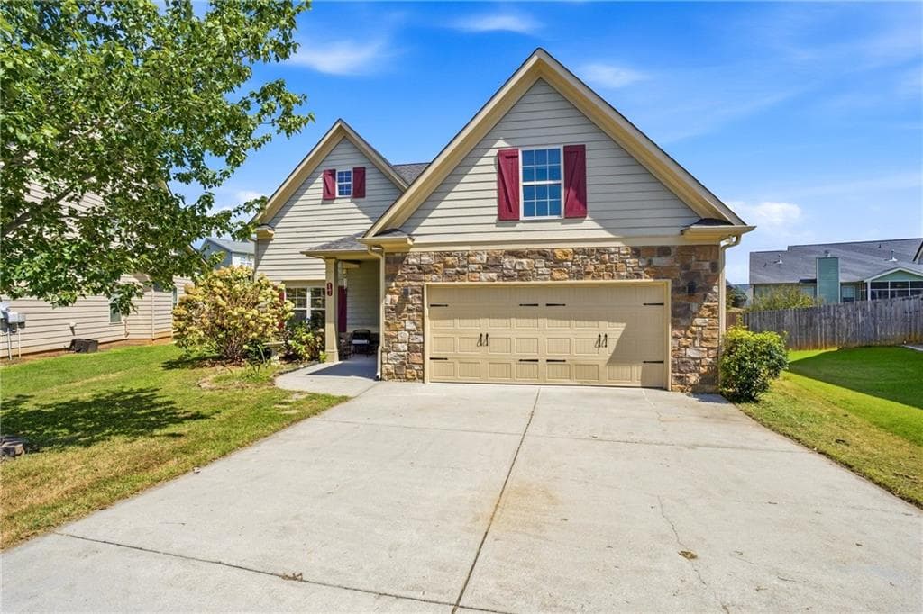 4 bedroom, 3 bathroom, 2,613 sq ft single family residence for sale at 17 Balsam Drive, Cartersville, GA 30121 — photo 2