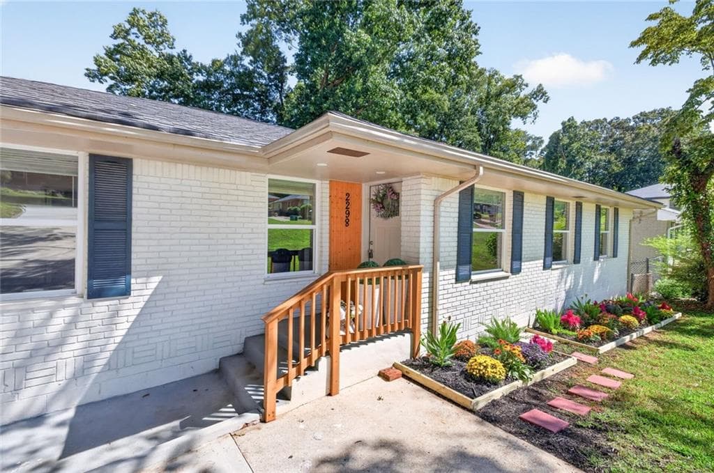 4 bedroom, 2 bathroom, 1,790 sq ft single family residence for sale at 2298 Mark Trail, Decatur, GA 30032 — photo 2