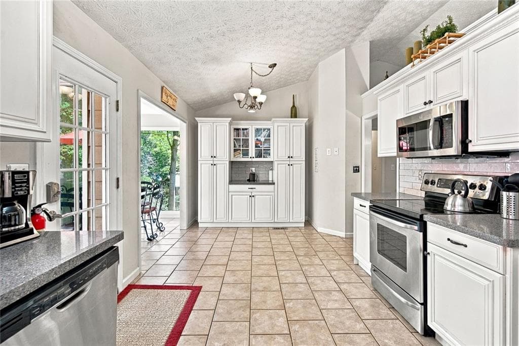 3 bedroom, 3 bathroom, 2,006 sq ft single family residence for sale at 1204 Towne Harbor Court, Woodstock, GA 30189 — photo 9