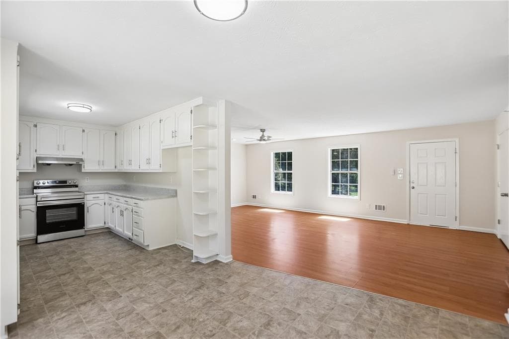 3 bedroom, 2 bathroom, 1,908 sq ft single family residence under contract at 4051 Megan Road, Duluth, GA 30096 — photo 6