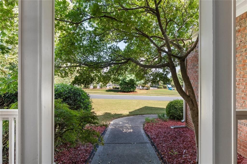 4 bedroom, 3 bathroom, 2,308 sq ft single family residence for sale at 12 English Turn, Cartersville, GA 30120 — photo 7