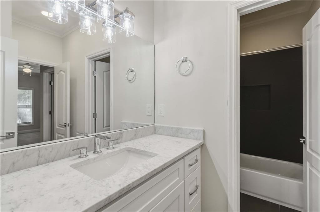 3 bedroom, 3 bathroom, 2,256 sq ft townhouse for rent at 3475 OAK VALLEY RD. NE 140, Atlanta, GA 30326 for $4,000 a month — photo 8