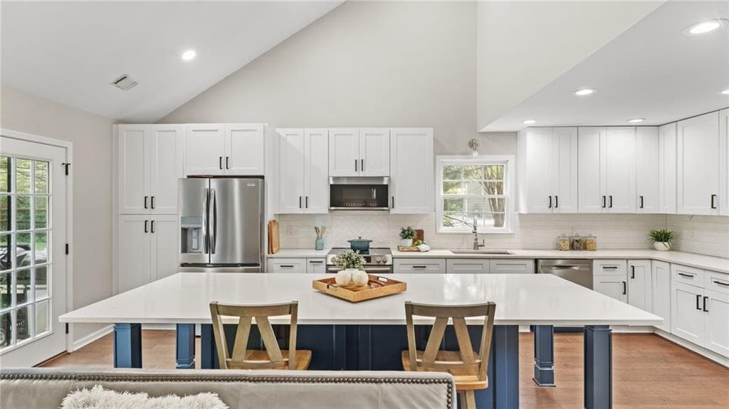 4 bedroom, 3 bathroom, 2,681 sq ft single family residence under contract at 2030 Clayburn Drive, Cumming, GA 30040 — photo 2