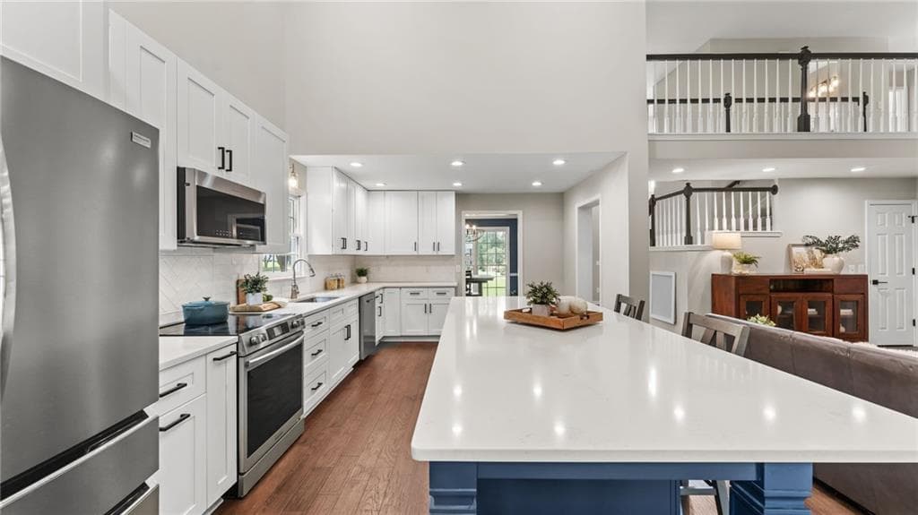 4 bedroom, 3 bathroom, 2,681 sq ft single family residence under contract at 2030 Clayburn Drive, Cumming, GA 30040 — photo 3