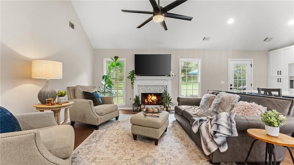 4 bedroom, 3 bathroom, 2,681 sq ft single family residence under contract at 2030 Clayburn Drive, Cumming, GA 30040 — photo 4