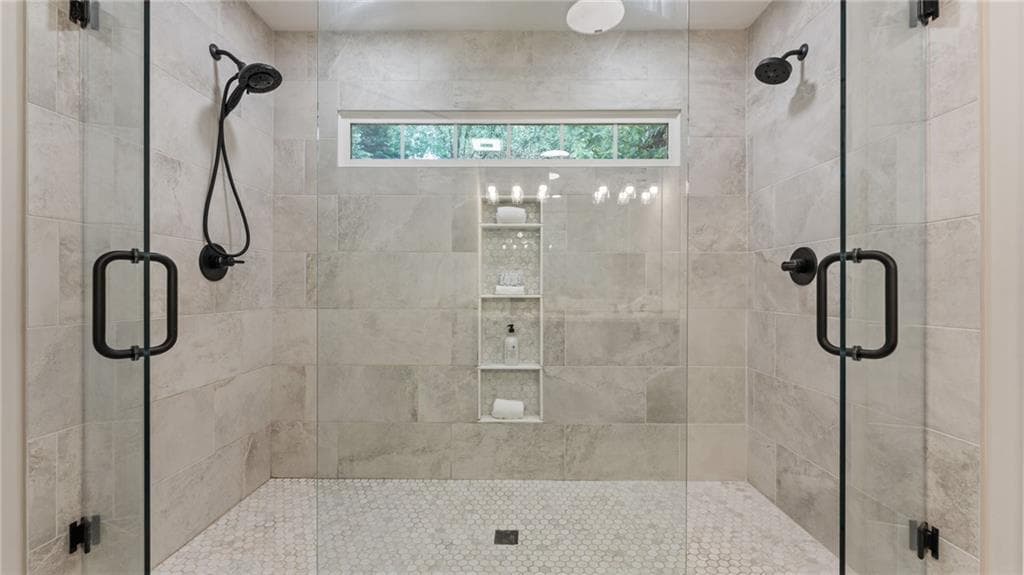 4 bedroom, 3 bathroom, 2,681 sq ft single family residence under contract at 2030 Clayburn Drive, Cumming, GA 30040 — photo 10