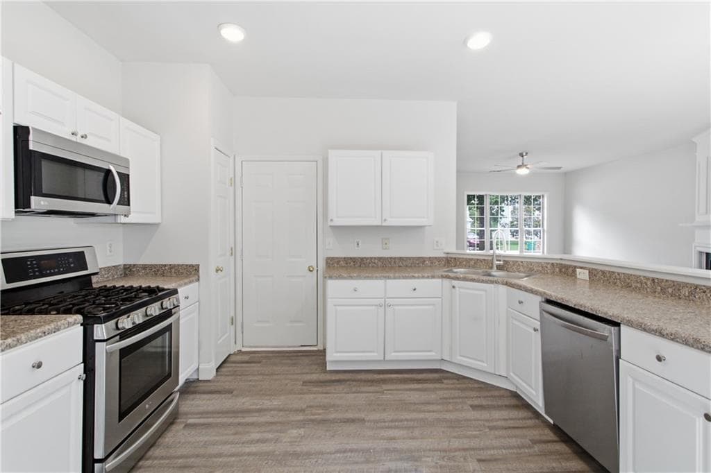 3 bedroom, 3 bathroom, 1,436 sq ft single family residence for sale at 1202 Astastula Way, Woodstock, GA 30188 — photo 2