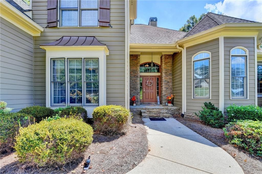4 bedroom, 5 bathroom, 4,400 sq ft single family residence for sale at 5720 Red Maple Trace, Cumming, GA 30028 — photo 3