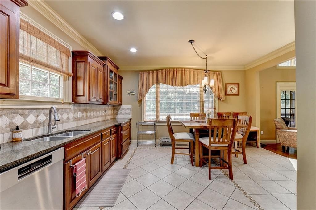 4 bedroom, 5 bathroom, 4,400 sq ft single family residence for sale at 5720 Red Maple Trace, Cumming, GA 30028 — photo 7