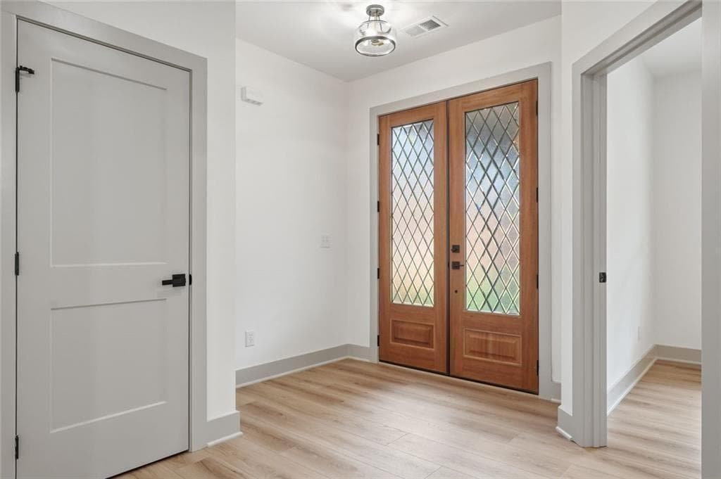 4 bedroom, 3 bathroom, 2,314 sq ft single family residence for sale at 4813 River Bottom Drive, Gainesville, GA 30507 — photo 5