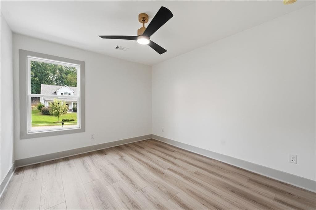 4 bedroom, 3 bathroom, 2,314 sq ft single family residence for sale at 4813 River Bottom Drive, Gainesville, GA 30507 — photo 7