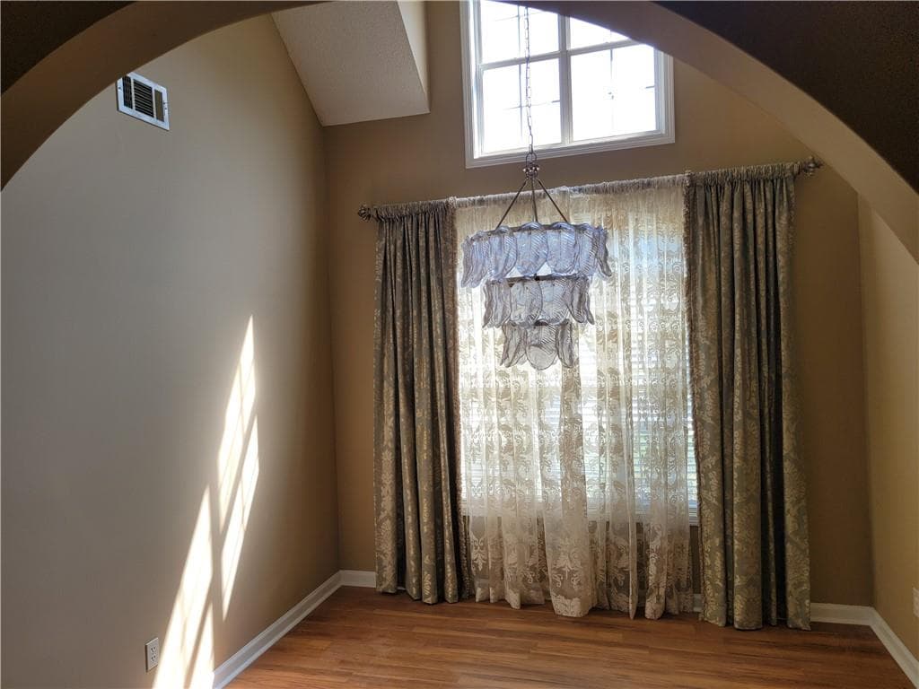 4 bedroom, 2 bathroom, 1,889 sq ft single family residence for sale at 485 Crosshaven Way, Mcdonough, GA 30253 — photo 3