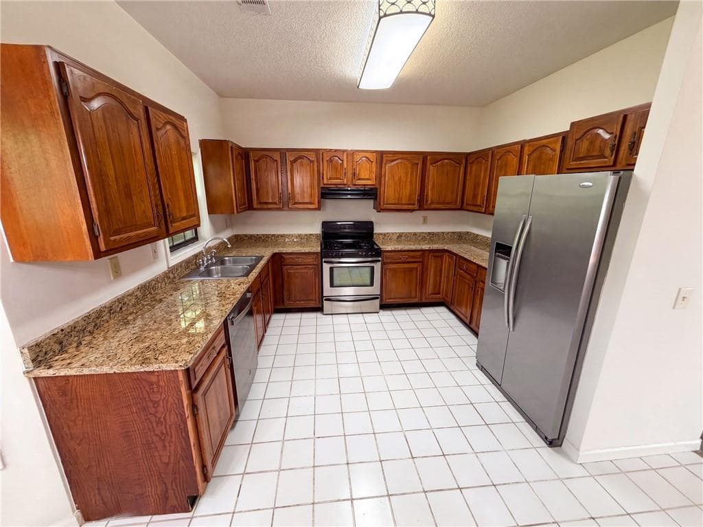 2 bedroom, 3 bathroom, 1,600 sq ft townhouse for sale at 506 Mansard Walk, Alpharetta, GA 30022 — photo 2